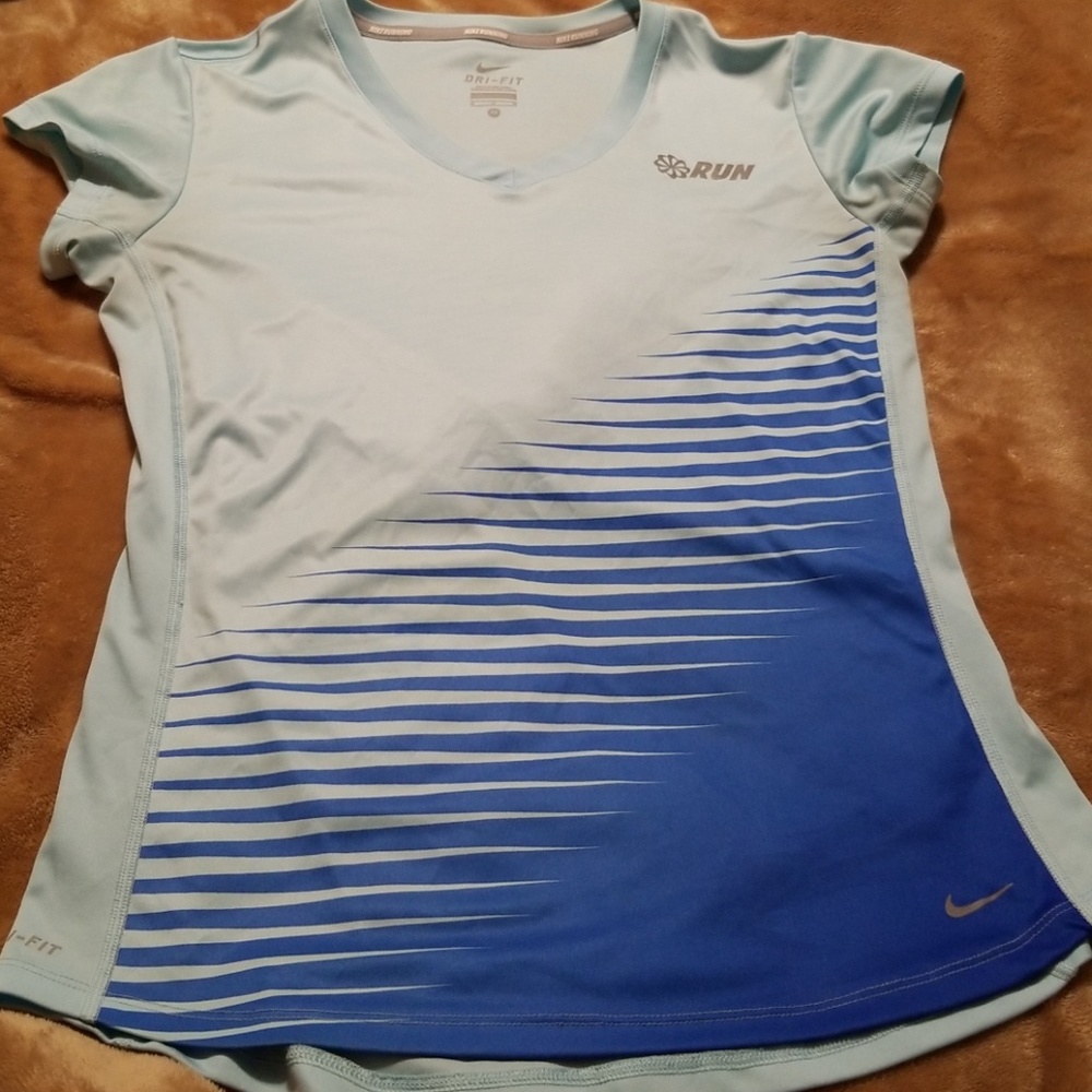 Nike dri fit tshirt size M